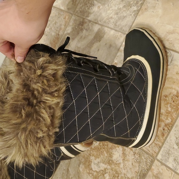 FINAL PRICE Falls Creek Women's Knee Height Winter Boots; Size 9 - Picture 2 of 3